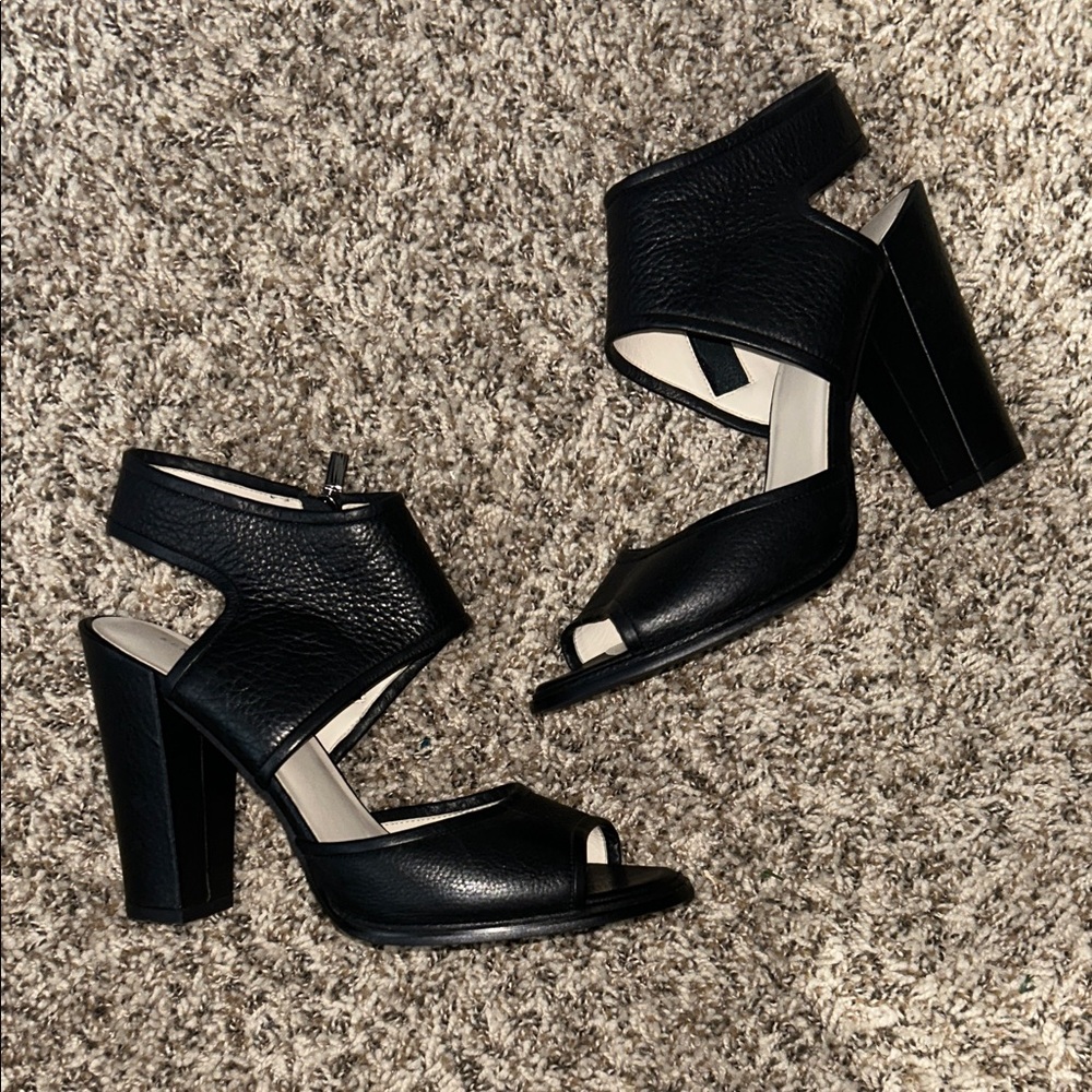EUC Kenneth Cole New York Black Cutout Heels